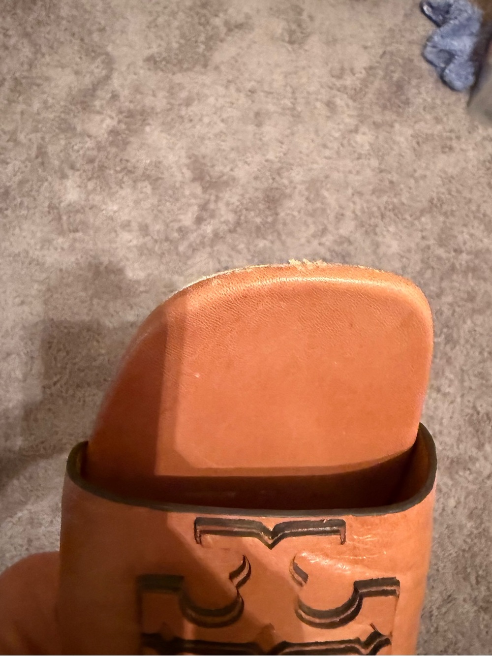 Tory Burch Tan Leather Slide Mules with Logo Cutout - Picture 15 of 15
